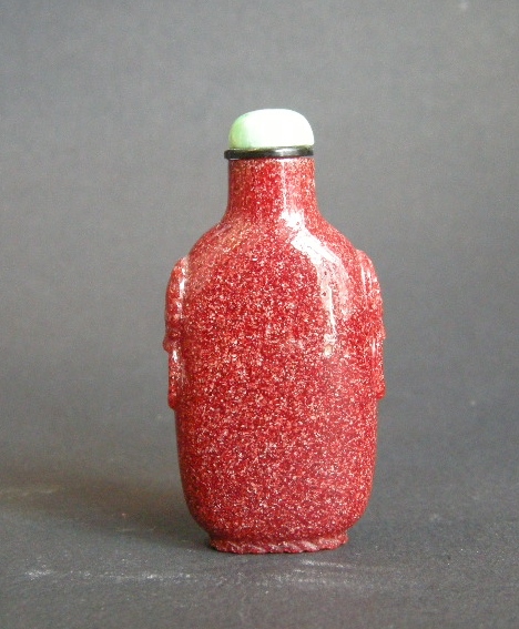 Snuff bottle glass imiting a stone (Probably the Porphyre)